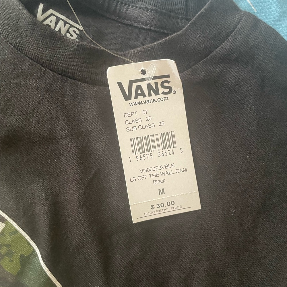 Brand new vans long sleeve shirt. Never worn ever - Picture 2 of 3